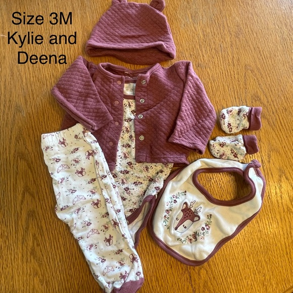 Kylie and Deena outfit - Picture 1 of 1